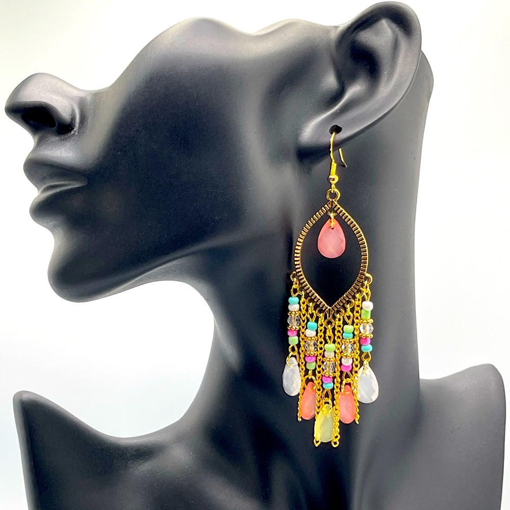 Jem Water Drop Dangling Tassel Earrings (Light Pink)‎